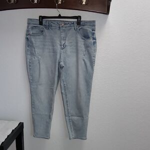 Time and Tru Women's Light Blue Cropped Jeans